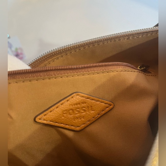 FOSSIL Top Handle SKYLER Signature Crossbody Bag Saddle/Tan Brass Hardware - Picture 9 of 16